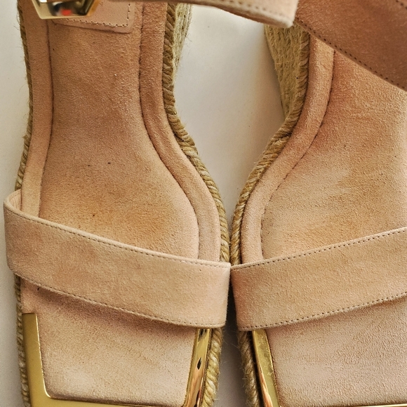 Good American Sz 9. Light Pink  Espadrillle Wedge Sandal. Woven Gold Trim - Picture 5 of 9